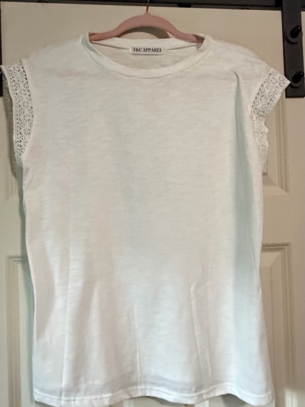 Woman' White Lace Cap Sleeve Tee